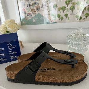 NWT Birkenstock Black Thong Sandals Size 38 (narrow fit) never worn